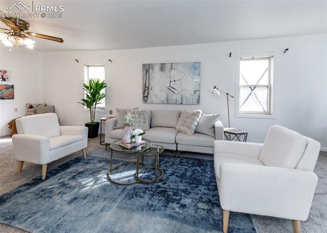 2824 W Pikes Peak Avenue