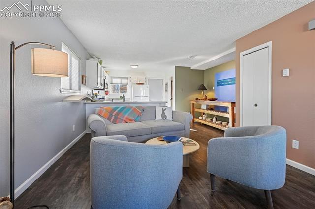 1295 Vondelpark Drive A