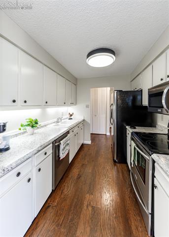 411 Lakewood Circle B1009