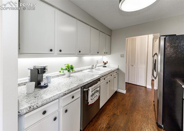 411 Lakewood Circle B1009