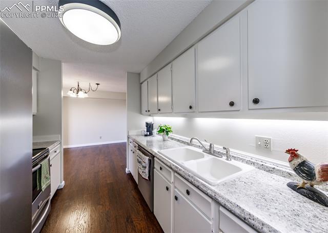 411 Lakewood Circle B1009