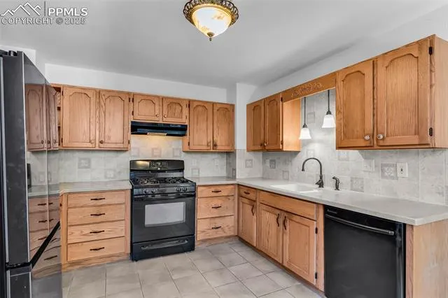 Florence, Colorado 81226, United States, 2 Bedrooms Bedrooms, ,1 BathroomBathrooms,Residential,Pending,209382