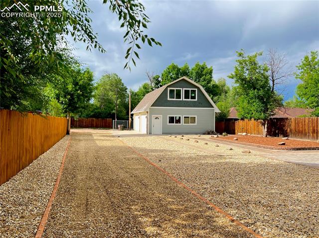 200 W Cheyenne Road