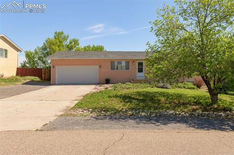 Photo of 228 S Caddoa Drive, Pueblo, CO 81007 (MLS # 7231014) Photo of 228 S Caddoa Drive, Pueblo, CO 81007 (MLS # 7231014)