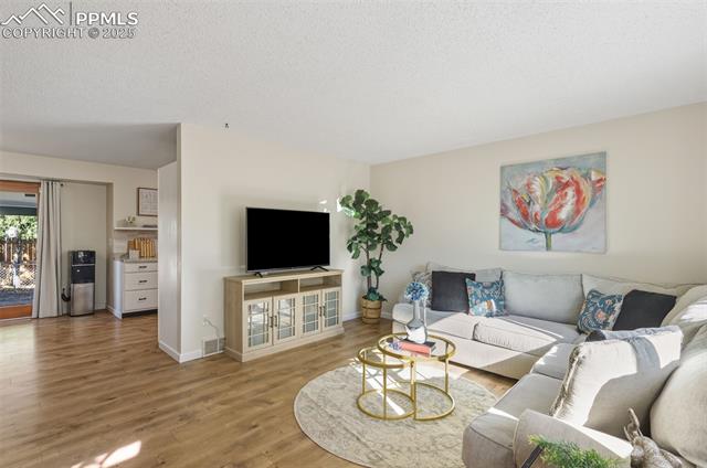 583 Calle Conejos Street