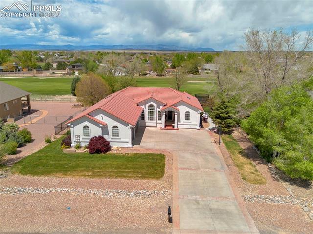327 W Hahns Peak Avenue