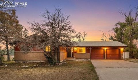 Photo of 11 Macnaughton Road, Pueblo, CO 81001 (MLS # 8636514)