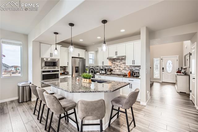 6220 Deco Drive