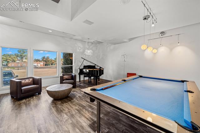 231 W Riverwalk Drive