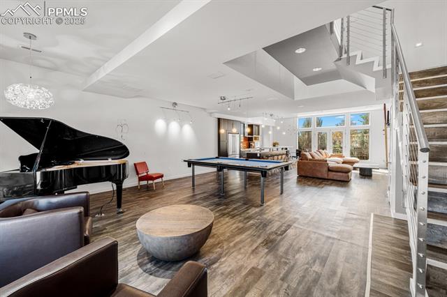 231 W Riverwalk Drive