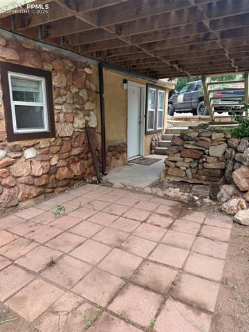 5 Narrows Road