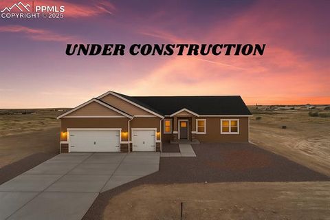 Photo of 916 E Platteville Boulevard, Pueblo West, CO 81007 (MLS # 4454924) Photo of 916 E Platteville Boulevard, Pueblo West, CO 81007 (MLS # 4454924)
