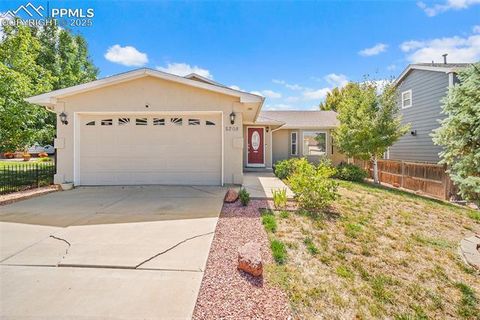 Photo of 2208 Cowhand Place, Pueblo, CO 81008 (MLS # 3810023) Photo of 2208 Cowhand Place, Pueblo, CO 81008 (MLS # 3810023)