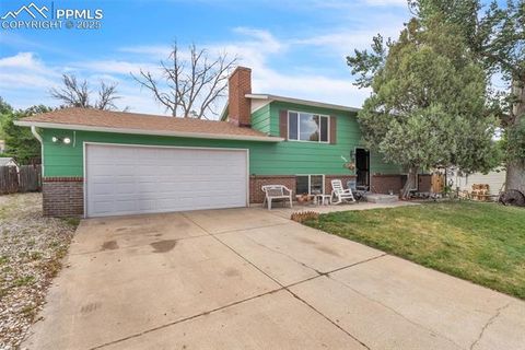 Photo of 5015 Bonita Way, Colorado Springs, CO 80918 (MLS # 1235336) Photo of 5015 Bonita Way, Colorado Springs, CO 80918 (MLS # 1235336)