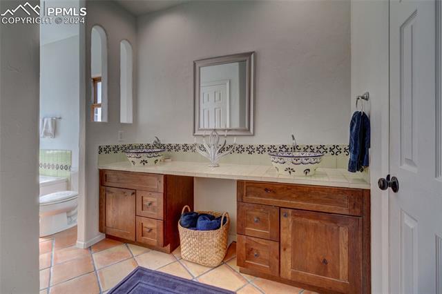 Colorado Springs, Colorado 80926, United States, 3 Bedrooms Bedrooms, ,3 BathroomsBathrooms,Residential,Active,60543