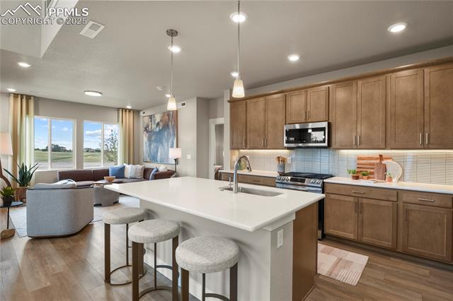 6853 Hudson Guild View