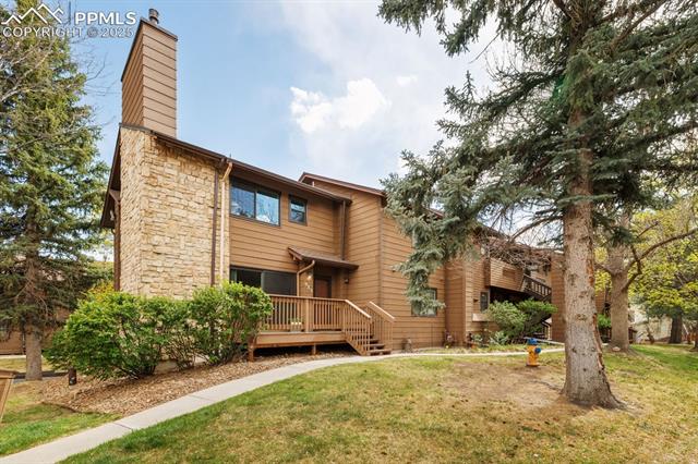 983 Moorings Drive