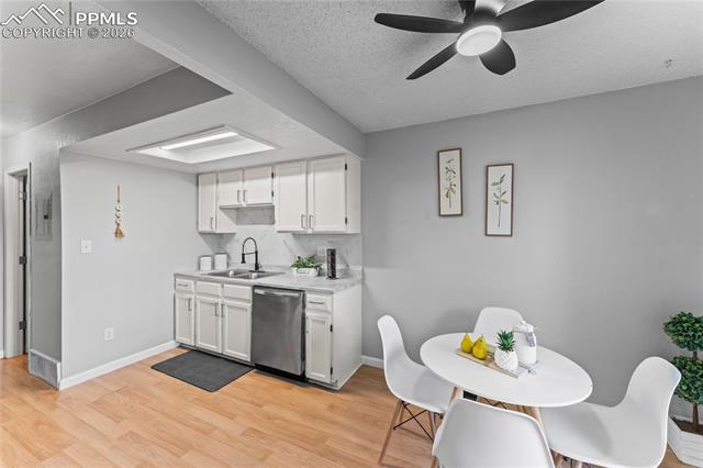 4556 Lamplighter Circle