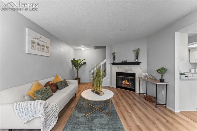 4556 Lamplighter Circle