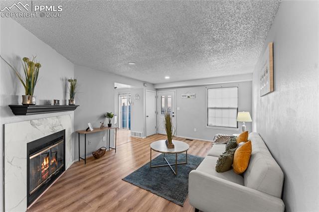 4556 Lamplighter Circle