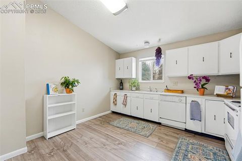 Tiny photo for 5559 Descanso Circle, Colorado Springs, CO 80918 (MLS # 9689620)