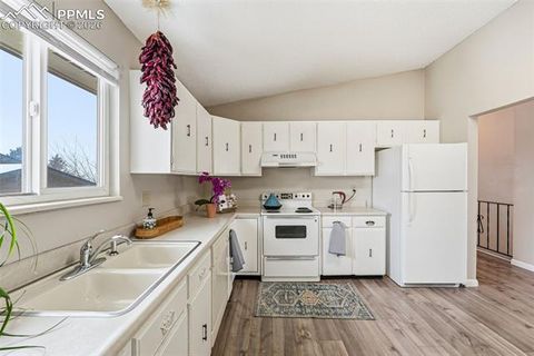 Tiny photo for 5559 Descanso Circle, Colorado Springs, CO 80918 (MLS # 9689620)