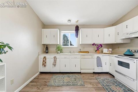 Tiny photo for 5559 Descanso Circle, Colorado Springs, CO 80918 (MLS # 9689620)