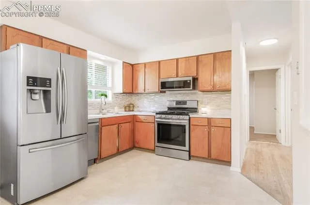 Colorado Springs, Colorado 80910, United States, 4 Bedrooms Bedrooms, ,2 BathroomsBathrooms,Residential,Active,173938