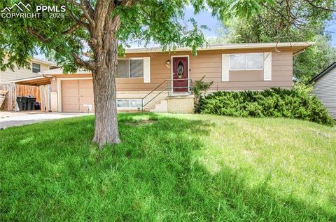 Photo of 2909 Del Mar Circle, Colorado Springs, CO 80910 (MLS # 9670489) Photo of 2909 Del Mar Circle, Colorado Springs, CO 80910 (MLS # 9670489)