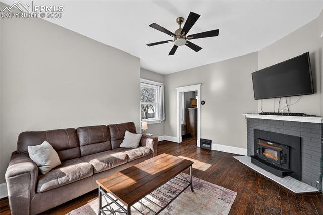 904 E San Miguel Street