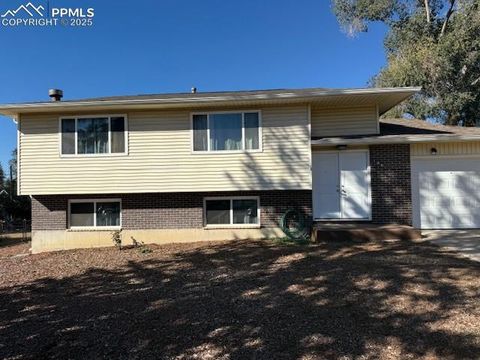 Photo of 106 Kokomo Street, Colorado Springs, CO 80911 (MLS # 1707116) Photo of 106 Kokomo Street, Colorado Springs, CO 80911 (MLS # 1707116)