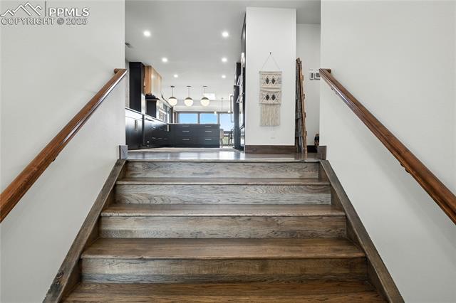 1420 Point Of The Pines Drive