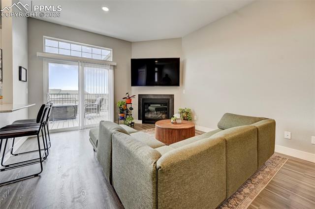 5940 Eagle Glen View 101