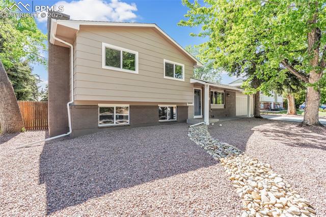 4906 Crestwood Drive