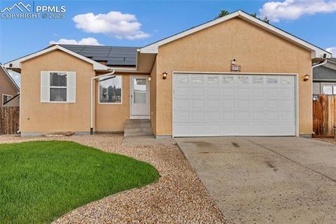 Photo of 2319 Longhorn Drive, Pueblo, CO 81008 (MLS # 5443747)