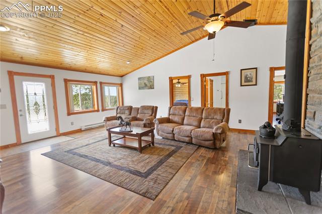 867 Twin Lakes Drive