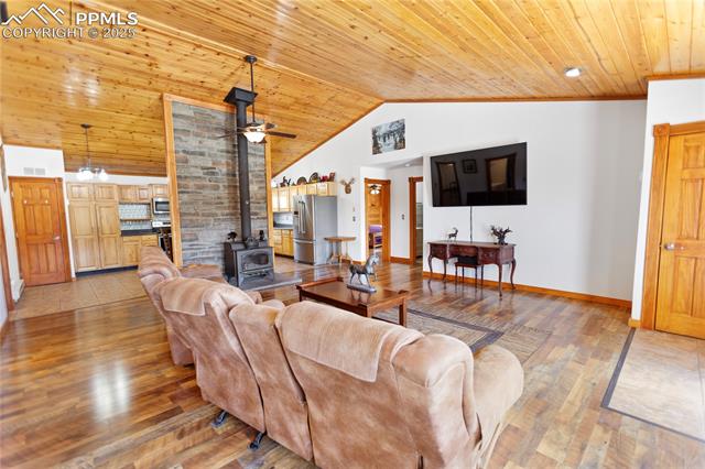 867 Twin Lakes Drive