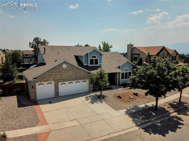2715 Heathrow Drive