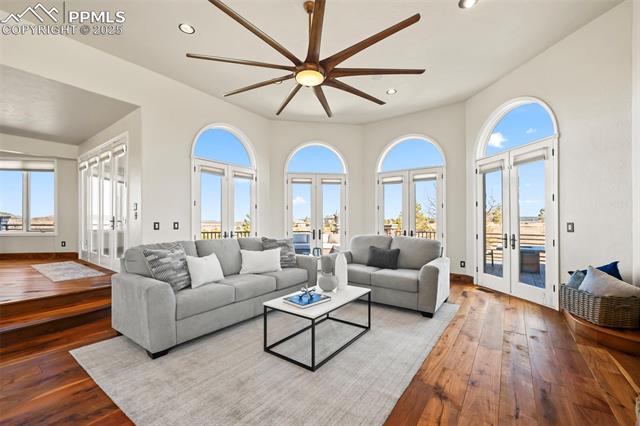 19205 Sixpenny Lane