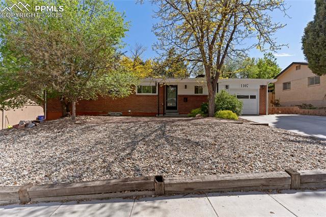 1107 Parkview Boulevard