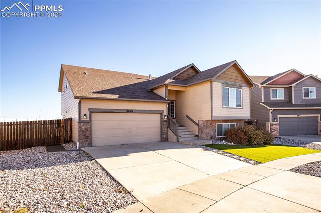 6806 Red Cardinal Loop