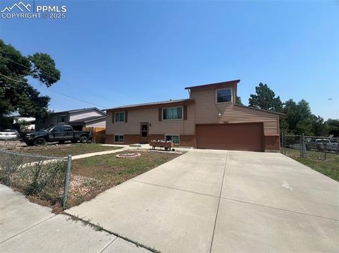 Photo of 1559 Chadwick Drive, Colorado Springs, CO 80906 (MLS # 6577751)