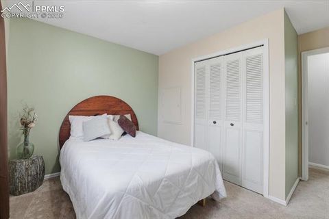 Tiny photo for 2918 Flintridge Square, Colorado Springs, CO 80918 (MLS # 8408827)