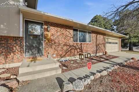 Tiny photo for 2918 Flintridge Square, Colorado Springs, CO 80918 (MLS # 8408827)