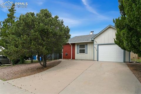 Photo of 6420 Mohican Drive, Colorado Springs, CO 80915 (MLS # 8737388) Photo of 6420 Mohican Drive, Colorado Springs, CO 80915 (MLS # 8737388)