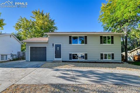 Photo of 4735 S Crimson Circle, Colorado Springs, CO 80917 (MLS # 2055699) Photo of 4735 S Crimson Circle, Colorado Springs, CO 80917 (MLS # 2055699)