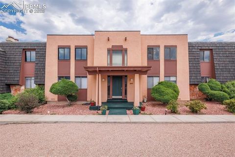 Photo of 2905 Mesa Road #D, Colorado Springs, CO 80904 (MLS # 9451576) Photo of 2905 Mesa Road #D, Colorado Springs, CO 80904 (MLS # 9451576)