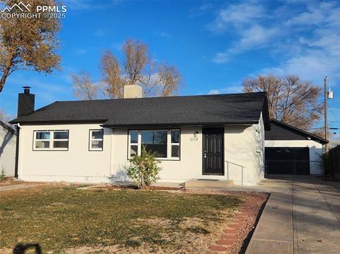 Photo of 2018 Hollywood Drive, Pueblo, CO 81005 (MLS # 1919132)
