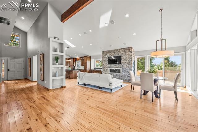 1282 Hill Circle