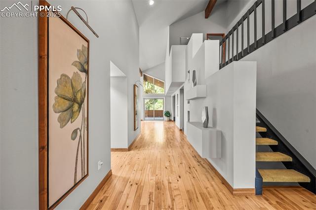 1282 Hill Circle